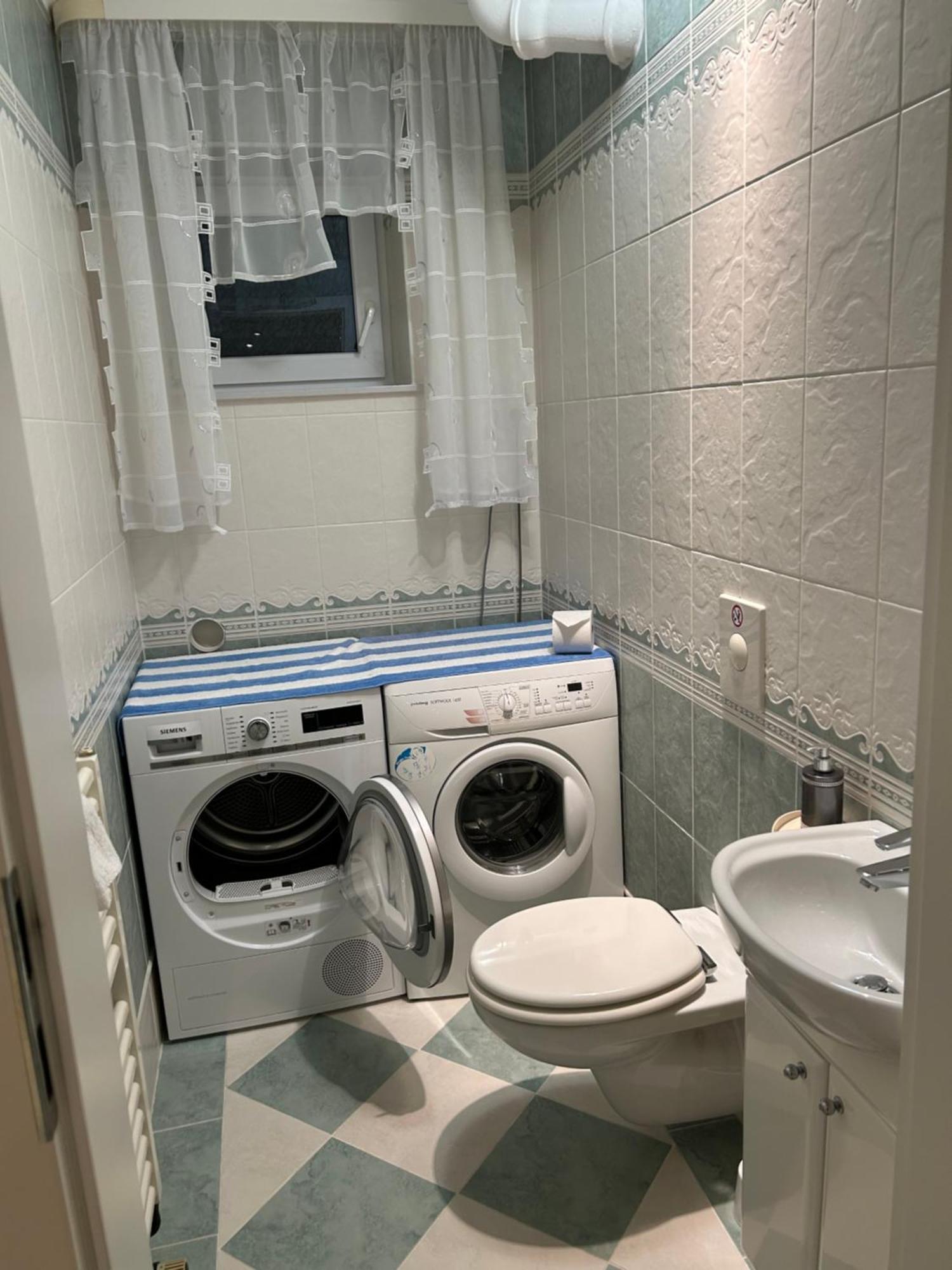 5 Sterne Ferienwohnung Cattaleya เอมเดน ภายนอก รูปภาพ