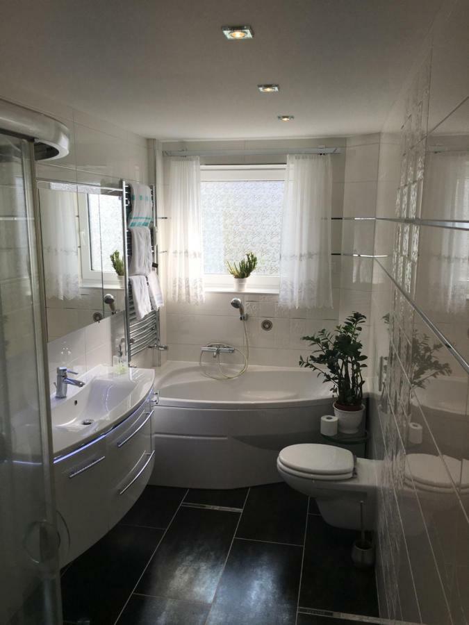 5 Sterne Ferienwohnung Cattaleya เอมเดน ภายนอก รูปภาพ