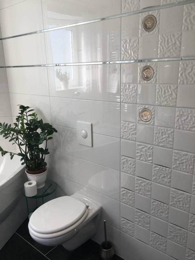 5 Sterne Ferienwohnung Cattaleya เอมเดน ภายนอก รูปภาพ