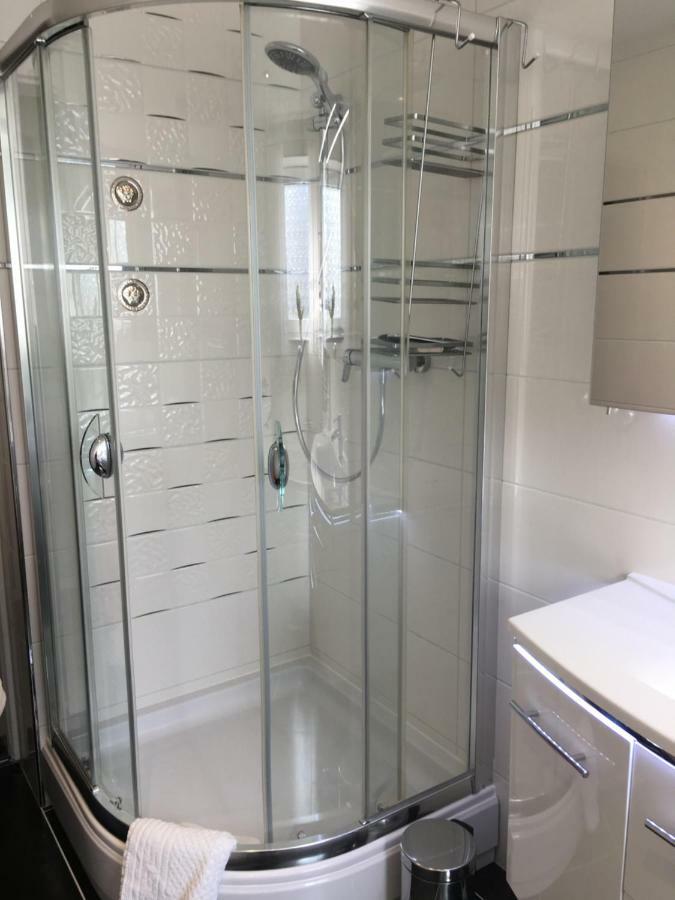 5 Sterne Ferienwohnung Cattaleya เอมเดน ภายนอก รูปภาพ